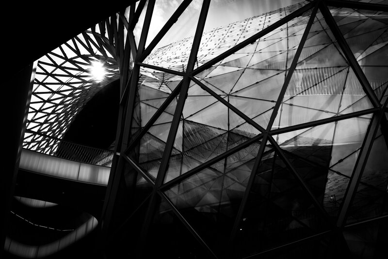 Geometric Glass Structure — Black