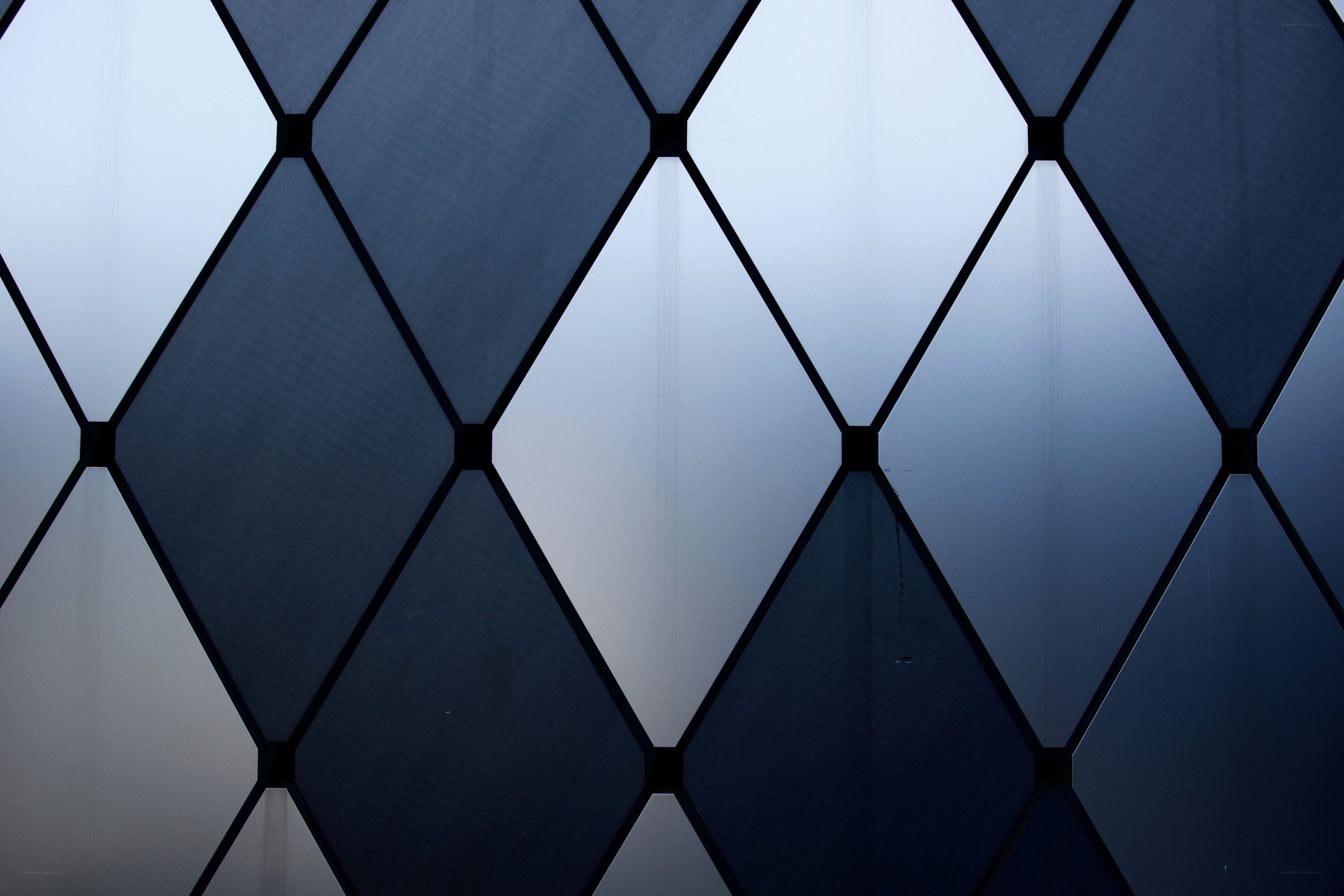 geometric pattern of diamond shapes