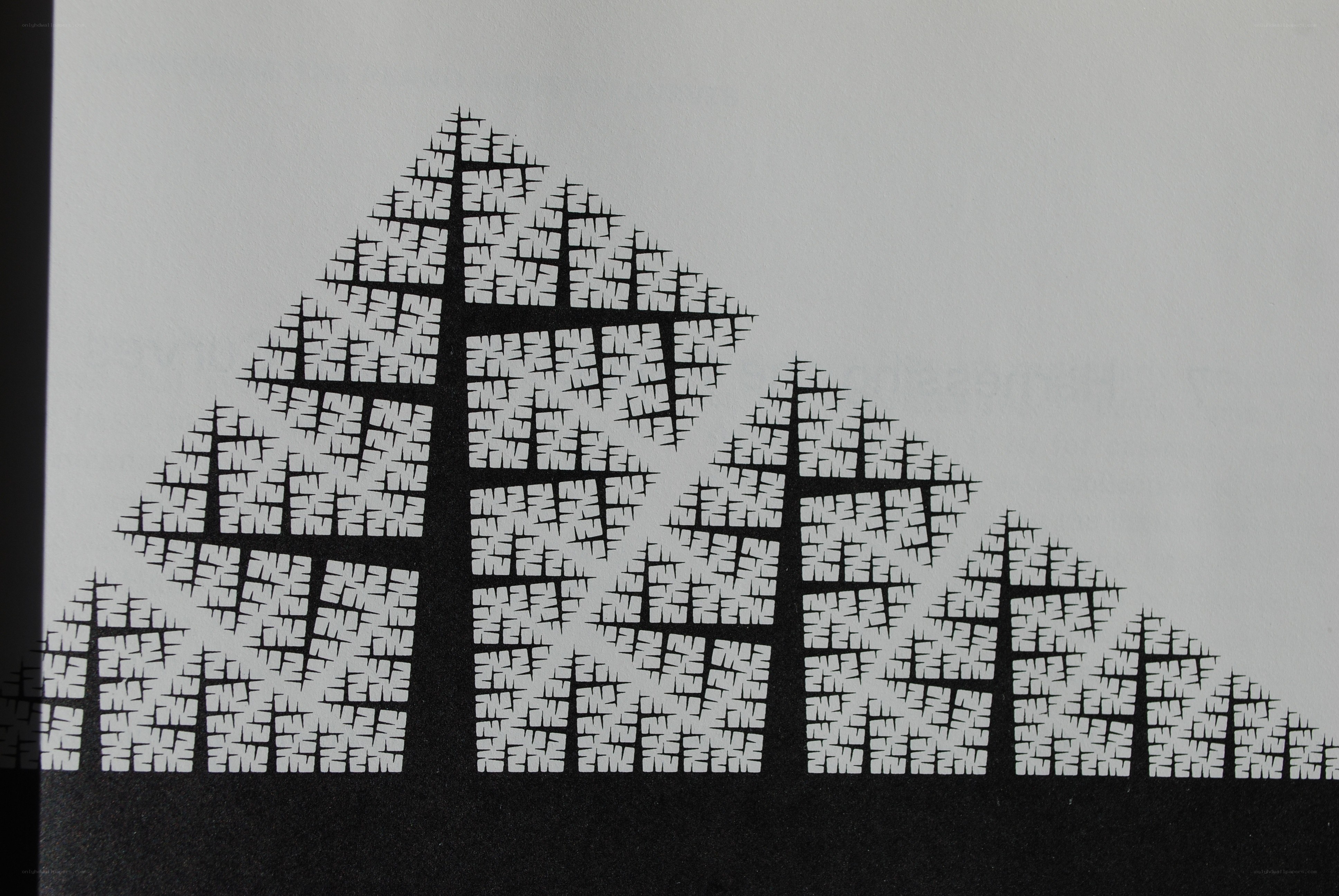 geometric pyramid pattern