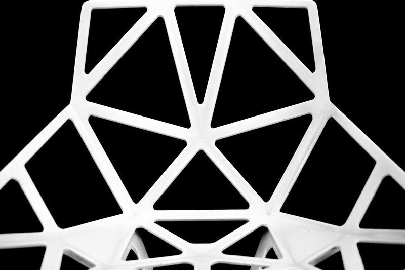 Geometric white lattice pattern