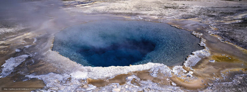 geothermal spring in yellowstone