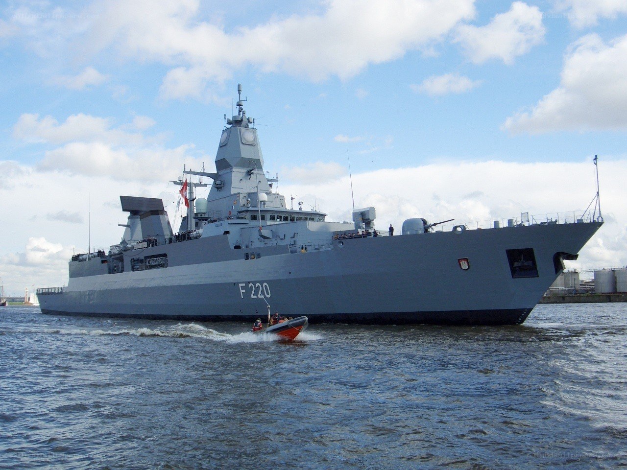 German frigate F220