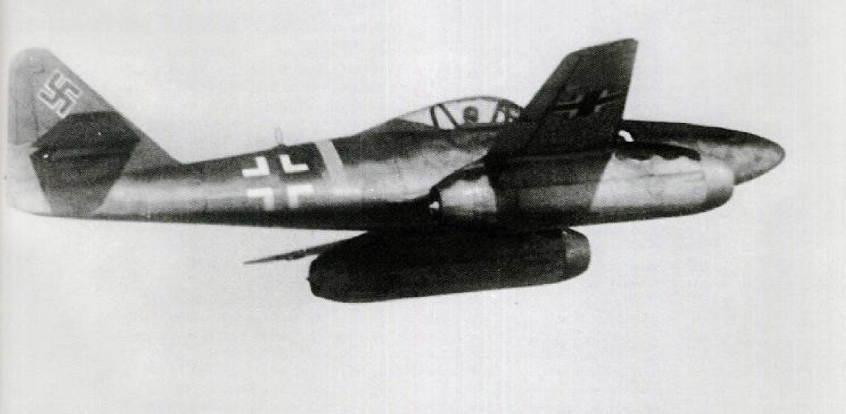 German jet fighter in flight