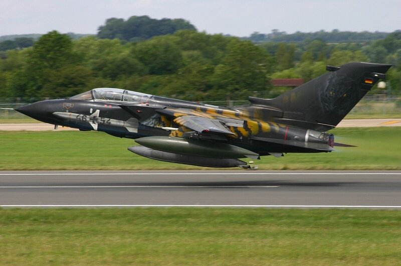 German Tornado Jet — Black, Dynamic