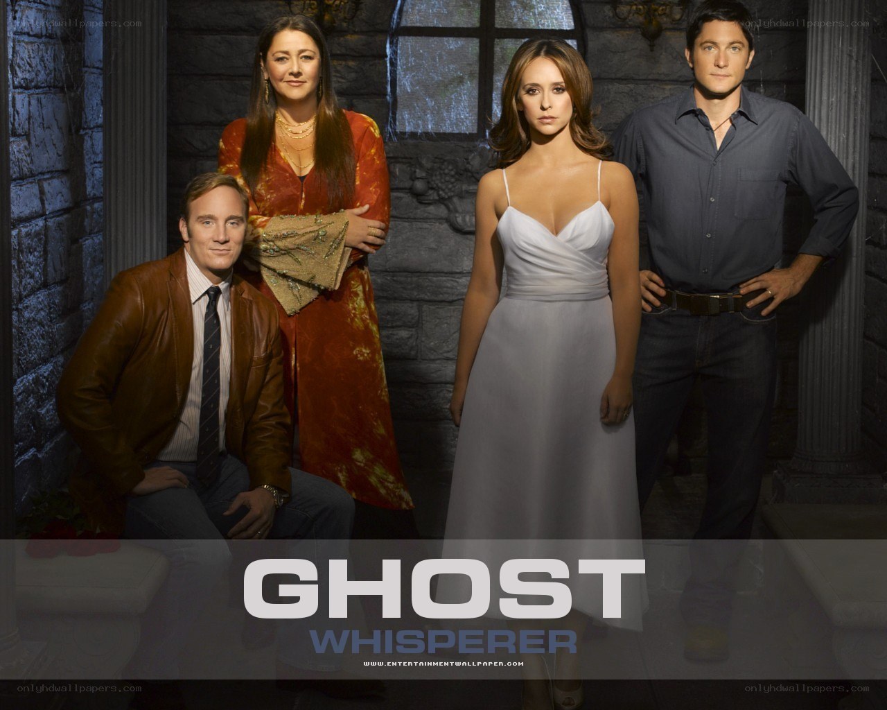 Ghost Whisperer cast photo