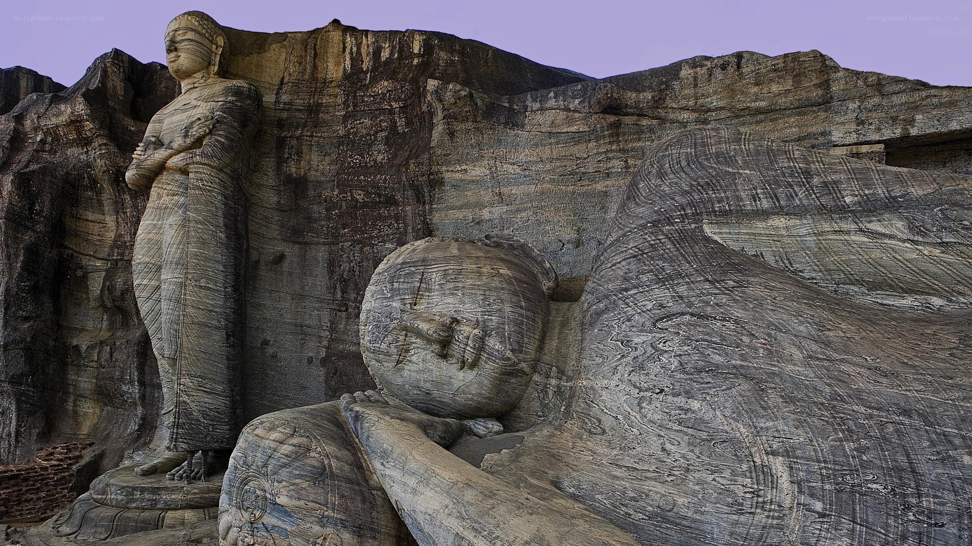 Giant Buddha statues at Dambulla