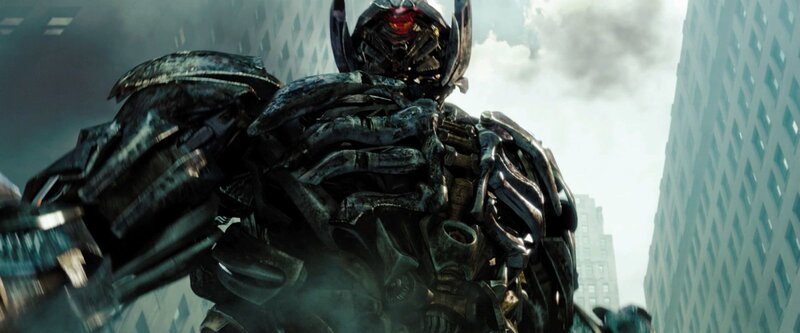 Giant Robot in City — Gray, Dramatic