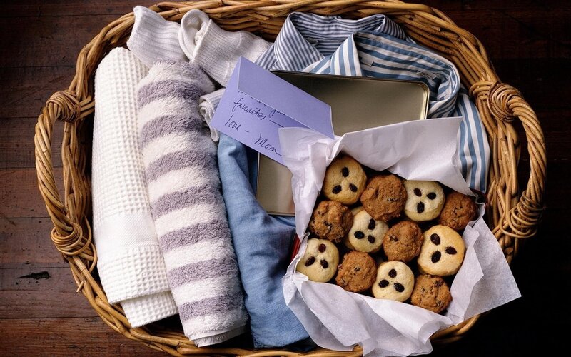Gift basket with cookies and towels
