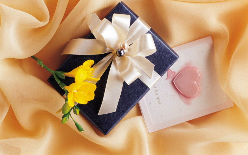 Gift Box with Flower — Blue
