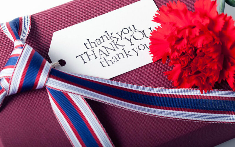 Gift Box with Flower — Red