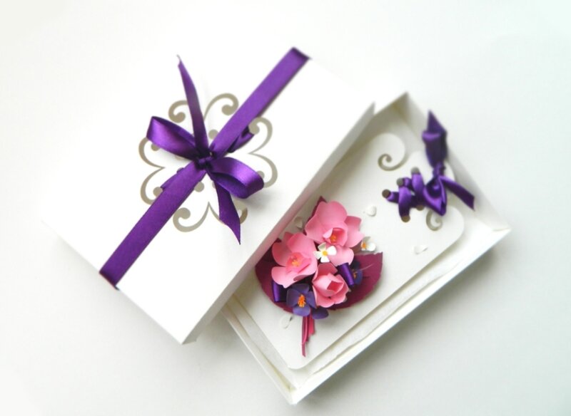 Gift Box with Flowers — White