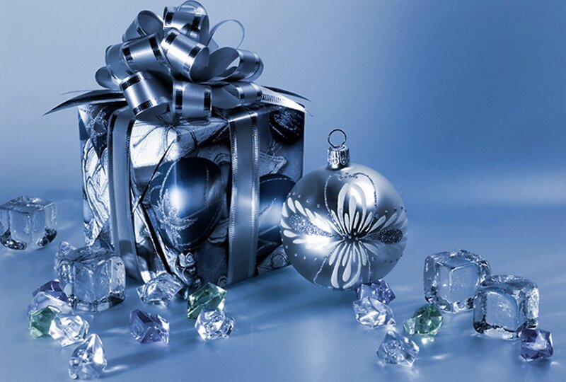 Gift Box with Ornament