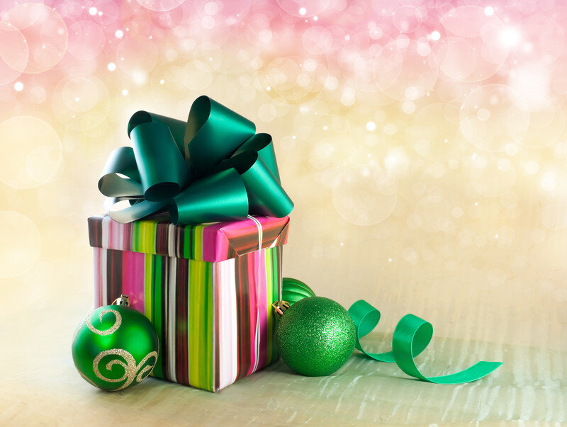 Gift Box with Ornaments — Green