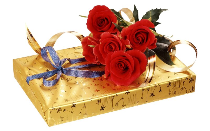gift box with red roses