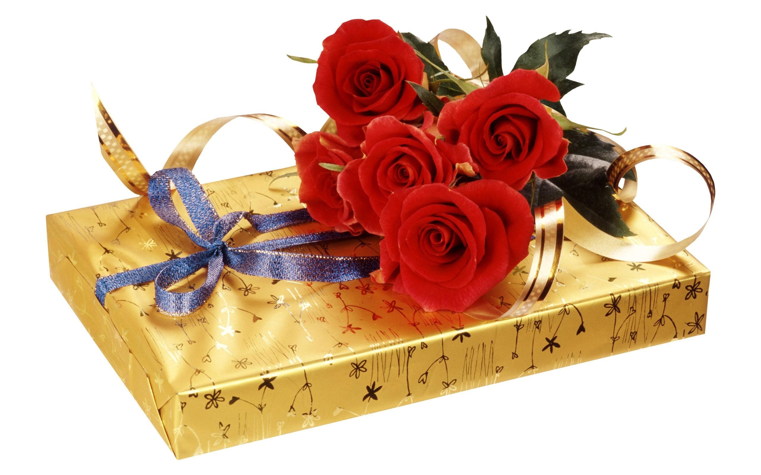 gift box with red roses
