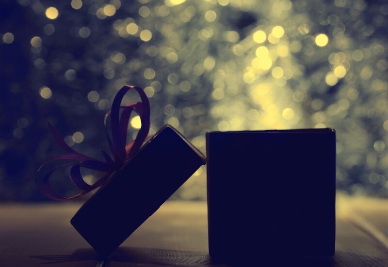 Gift Box with Ribbon — Black, Festive