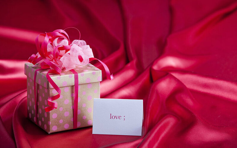 Gift Box with Ribbon — Red, Romantic