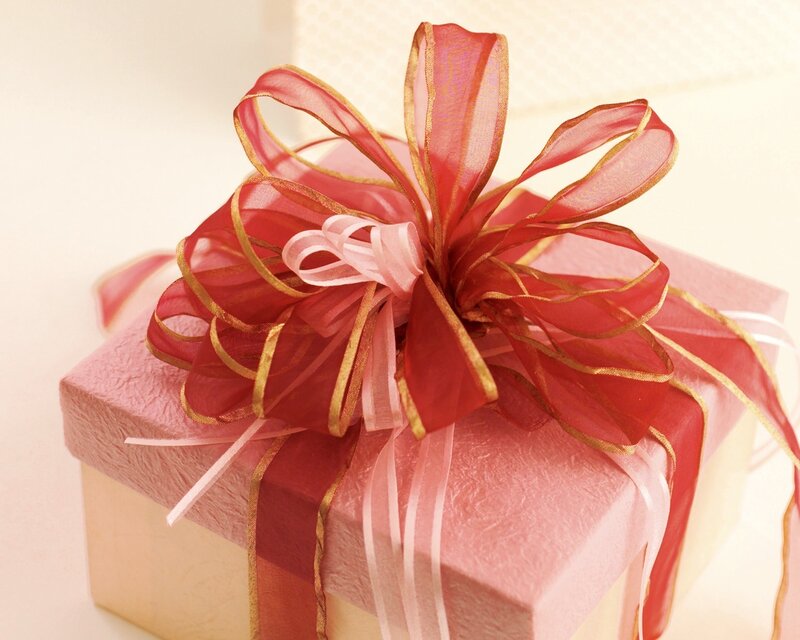 Gift Box with Ribbon — Red