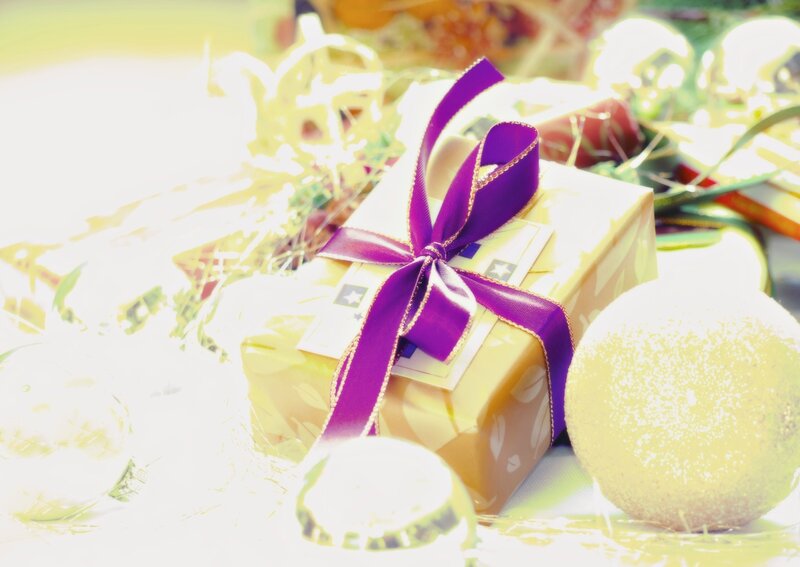 Gift Box with Ribbon — Yellow