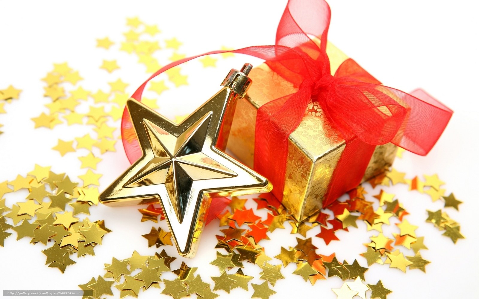 gift box with star ornament