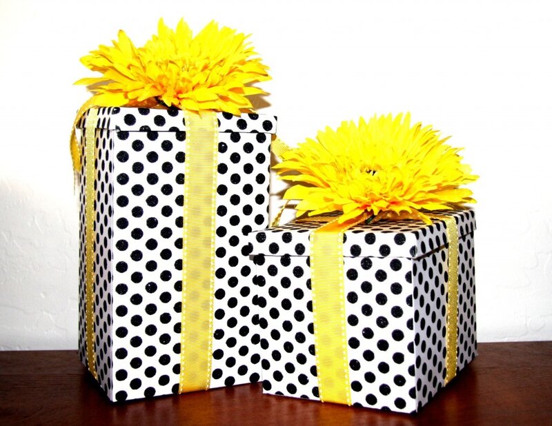 Gift Boxes with Flowers — Yellow