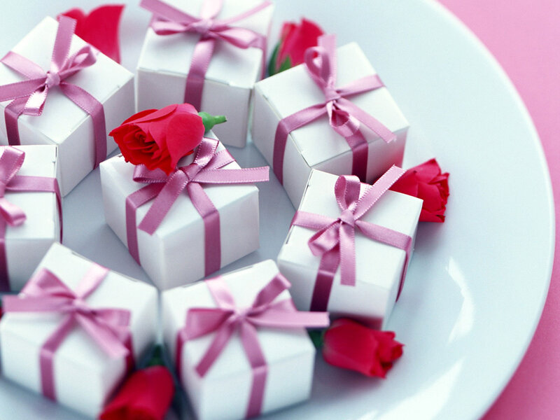 gift boxes with roses