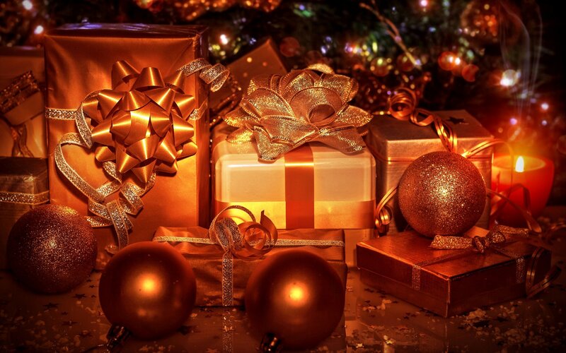 Gifts and Ornaments — Gold