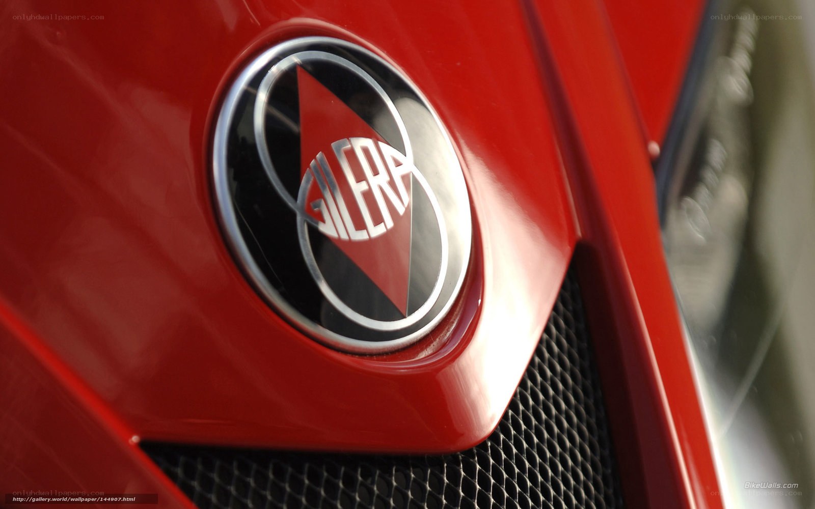 Gilera logo on red car