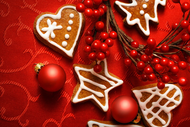 Gingerbread Cookies and Ornaments — Red