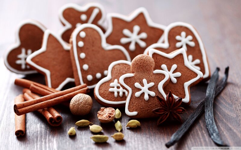 Gingerbread Cookies and Spices — Brown, Cozy, Winter