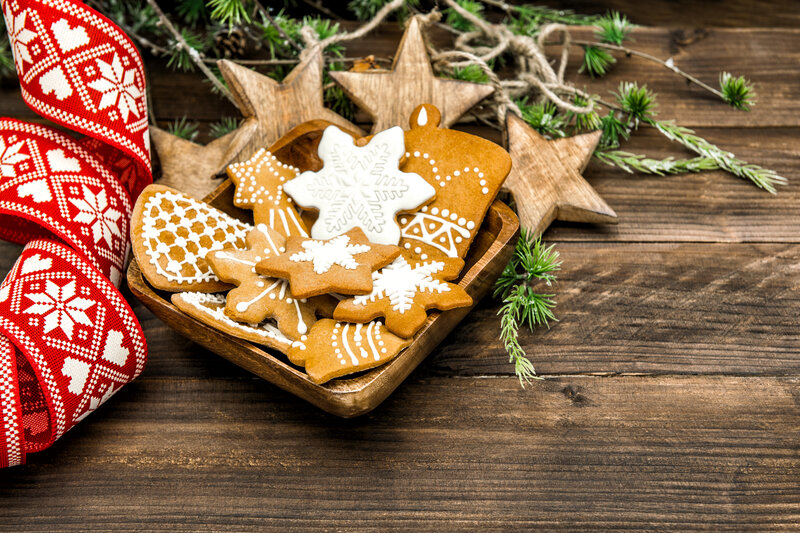 Gingerbread Cookies in Bowl — Brown, Festive, Winter