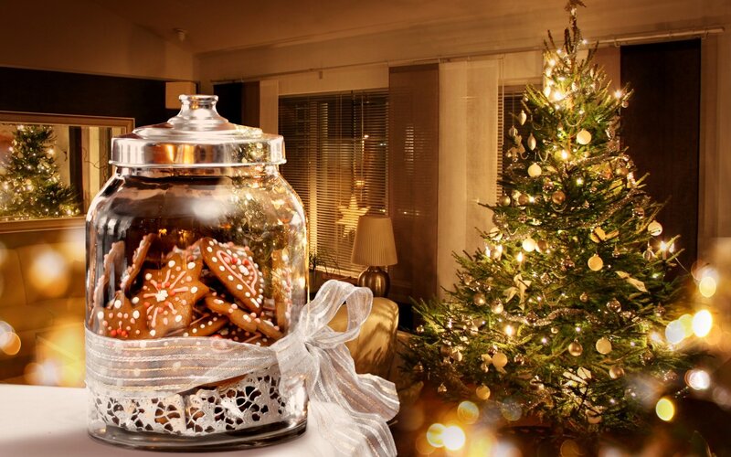 Gingerbread Cookies in Jar — Green