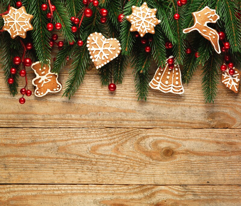 Gingerbread Cookies on Pine — Green