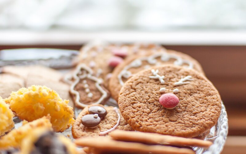 Gingerbread Cookies on Plate — Brown, Cozy