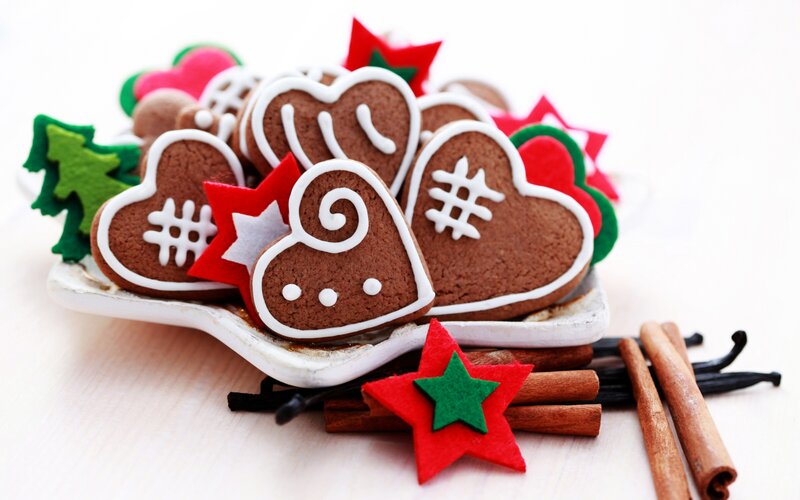 Gingerbread Cookies on Tray — Brown, Festive