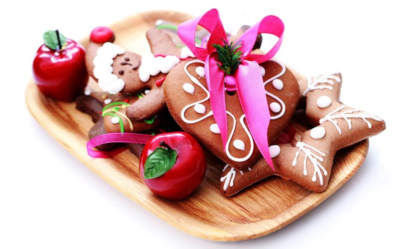 Gingerbread Cookies on Tray — Brown, Festive, Winter