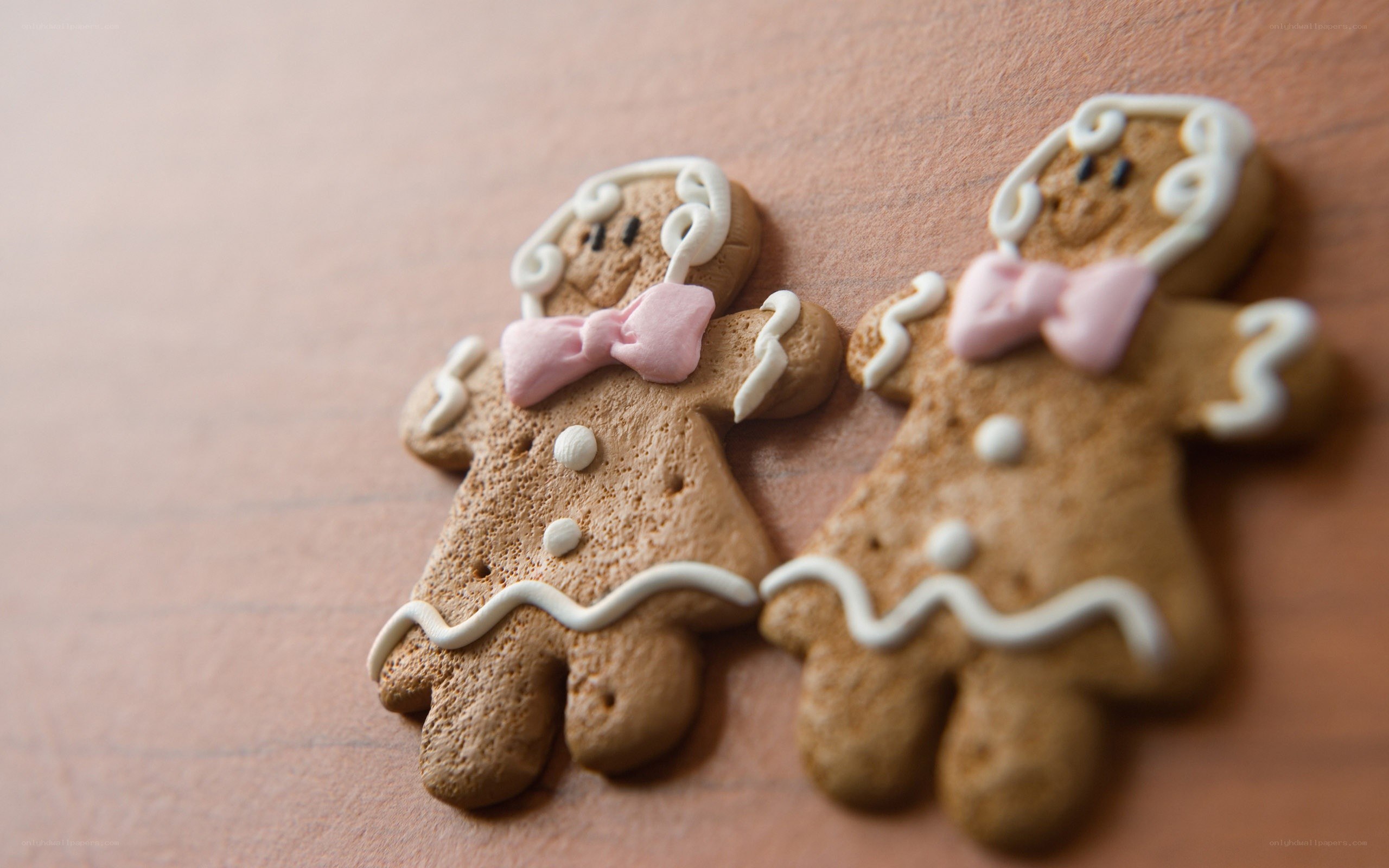 Gingerbread cookies on wood