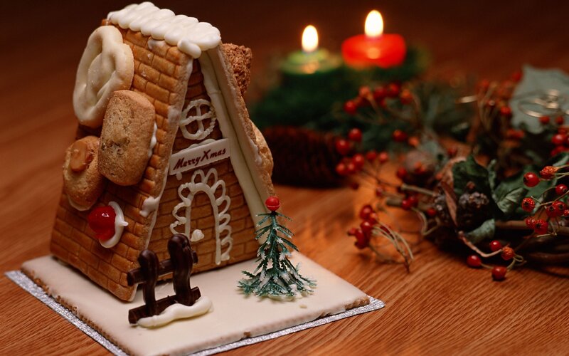 Gingerbread House Display — Brown