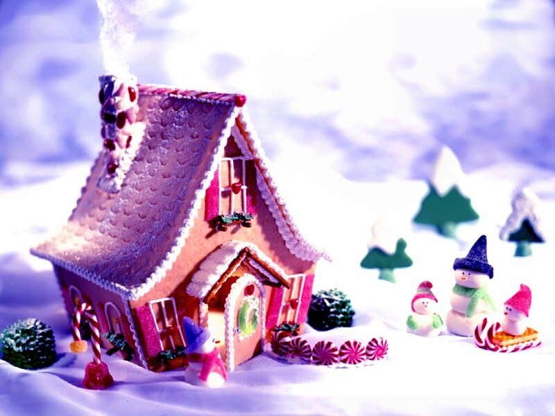 Gingerbread House in Snow — Pink