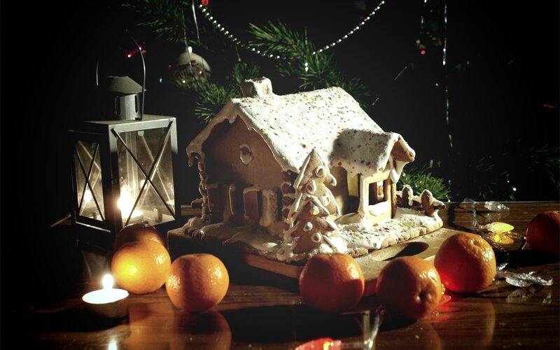 Gingerbread House on Table — Brown