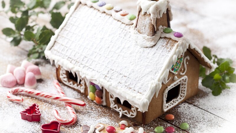 Gingerbread house with candy