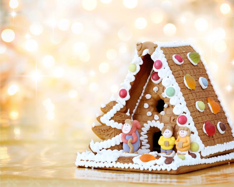 Gingerbread House with Figures — Brown