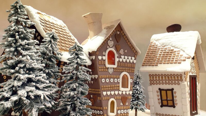 Gingerbread Houses and Trees — Brown