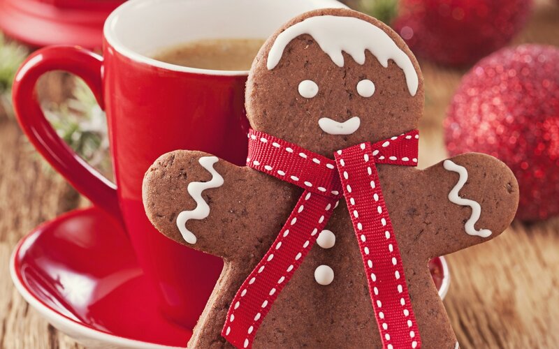 Gingerbread Man Cookie — Red, Festive, Winter
