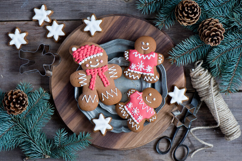 Gingerbread Men Cookies — Brown, Festive, Winter