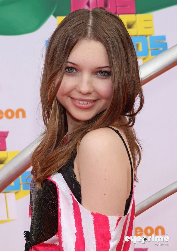 girl at kids' choice awards