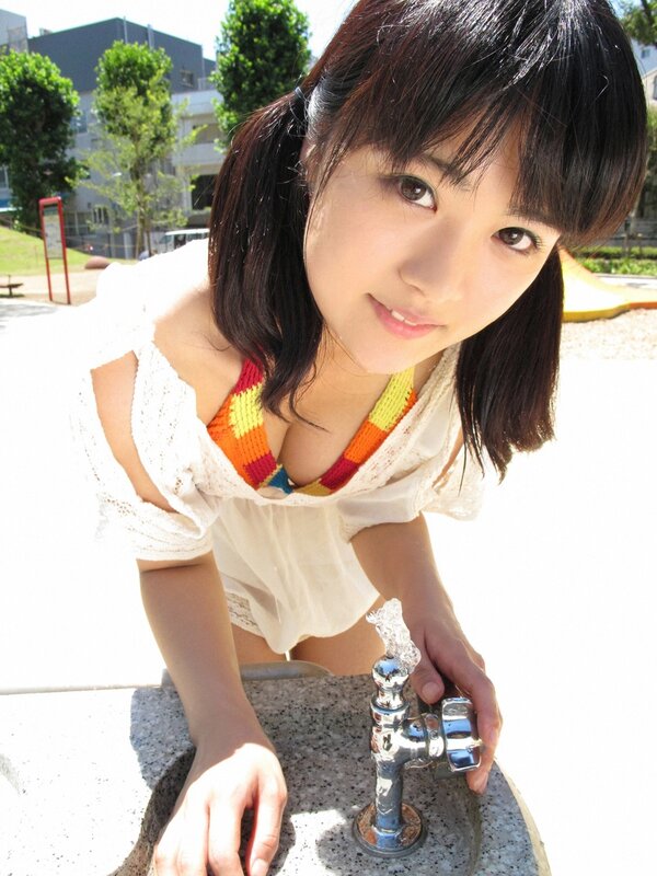 girl at water fountain