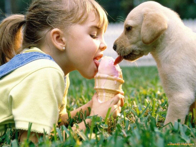 Girl Eating Ice Cream — Green