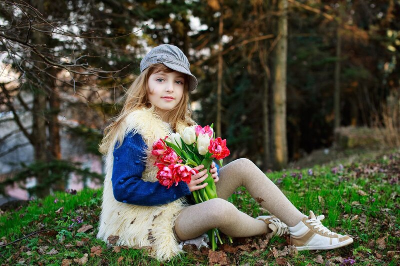 Girl Holding Tulips — Green