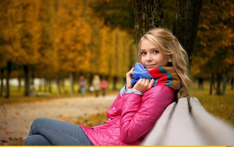 Girl in autumn park